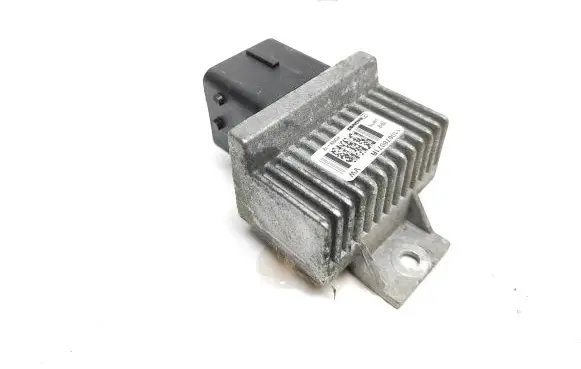 Nissan NV400 Glow plug pre-heat relay 110678071R