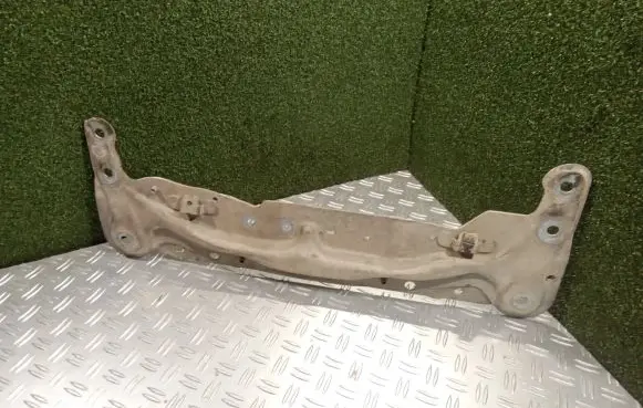 Mercedes-Benz Citan W415 Front subframe 8200880148