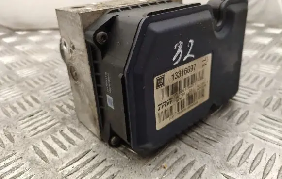 Opel Insignia A ABS Pump 13316697