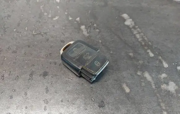 Volkswagen Golf V Ignition key/card 1K0959753G 5FA009263-10