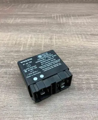 Volvo 850 Alarm relay 9166157 210211