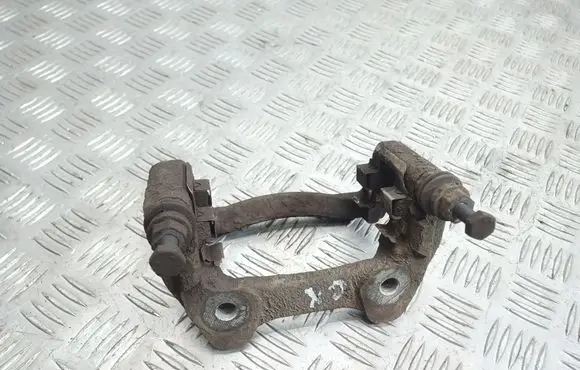 Land Rover Discovery 3 - LR3 Brake caliper pad carrier rear 