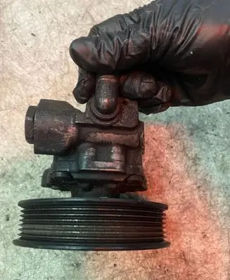 Renault Master III Power steering pump 8200357347
