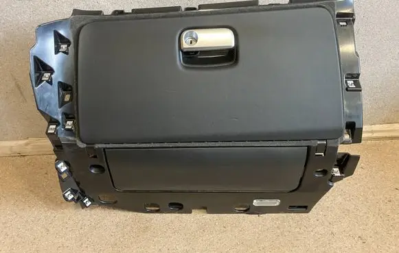 Porsche Macan (95B) Glove box set 95B857558