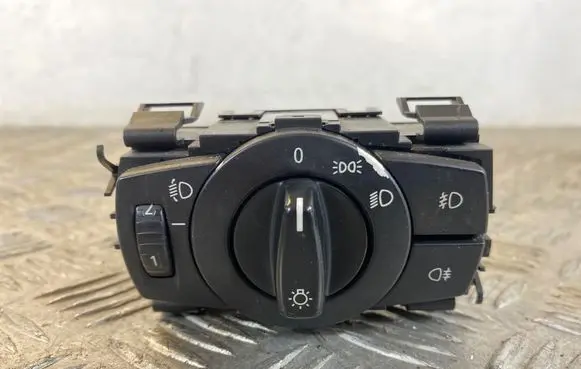 BMW 1 E81 E87 Light switch 6932794 33600102
