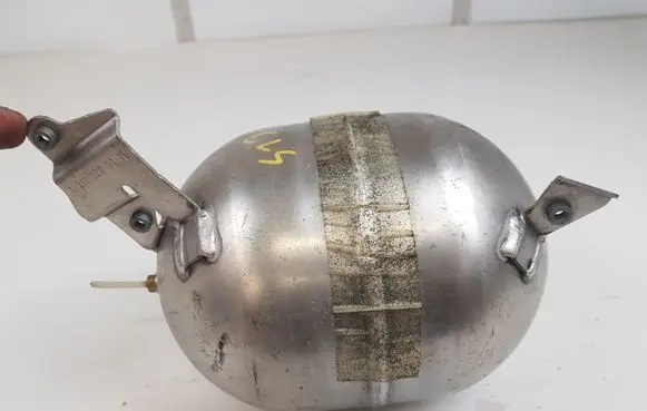 Mercedes-Benz CLS C219 Vacuum air tank A2113200115
