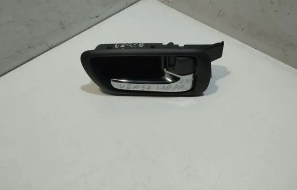 Toyota Corolla Verso AR10 Front door interior handle 692050F010