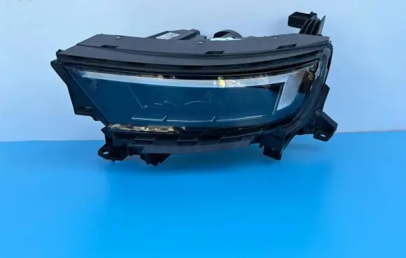 Opel Mokka B Headlight/headlamp 9834008280