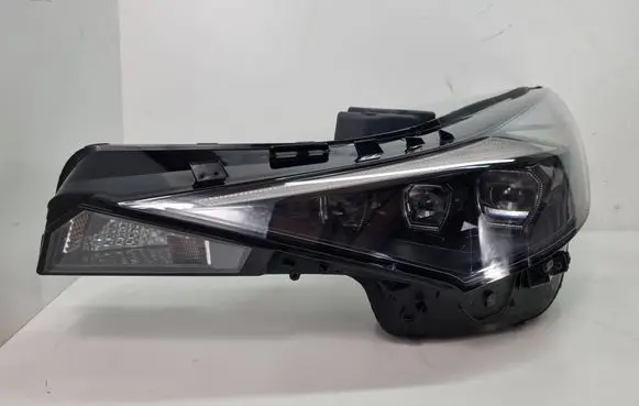 Hyundai Elantra VII Headlight/headlamp 