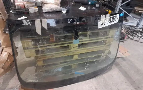 Audi Q7 4L Front windscreen/windshield window 