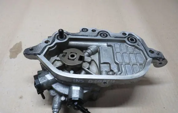 Opel Insignia A Vacuum pump 55489131