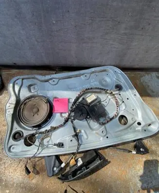 Skoda Fabia Mk1 (6Y) Front door window regulator motor 6Q1959801A SK240DDLSNFM 400756A