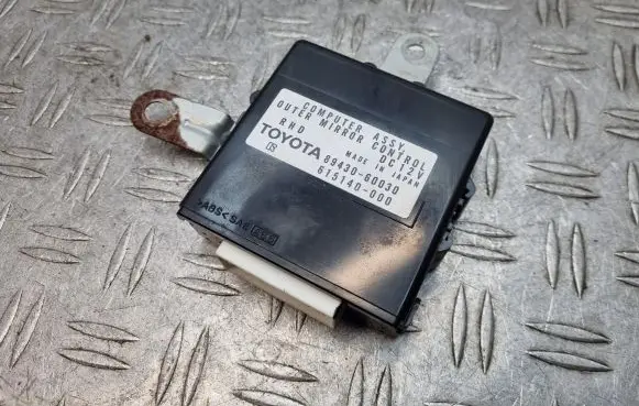 Toyota Land Cruiser (J100) Door control unit/module 8943060030 615140000