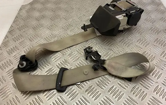 Volvo XC90 Front seatbelt 31484545