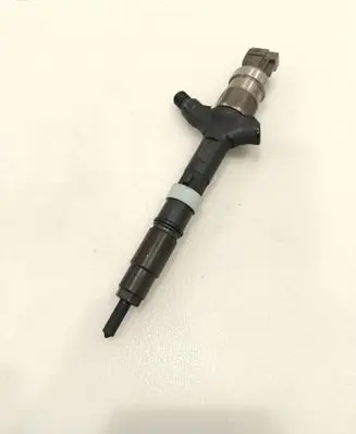 Toyota RAV 4 (XA20) Fuel injector 2367027030 03H00428