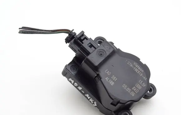 Ford Mondeo Mk III Air flap motor/actuator 1S7H19E616AA