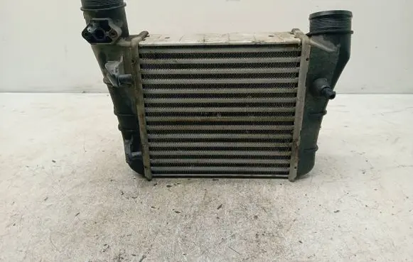 Audi A4 S4 B7 8E 8H Intercooler radiator 8E0145805AA 3229440