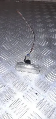Opel Omega B2 Front fender indicator light 09231167