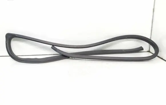 Toyota Avensis T250 Front door rubber seal