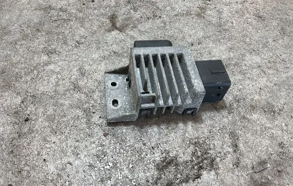 Renault Master III Glow plug pre-heat relay 271203982R 19316 00513681