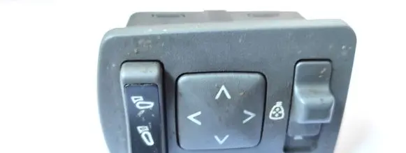 Wing mirror switch