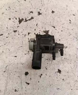 Volkswagen Tiguan Turbo solenoid valve 1K0906283A