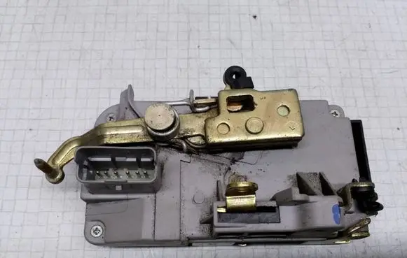 Peugeot 807 Front door lock