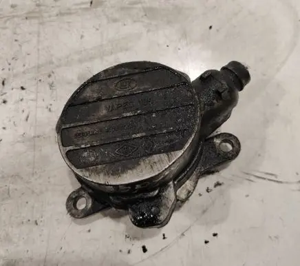 Renault Laguna II Vacuum pump 8200102535