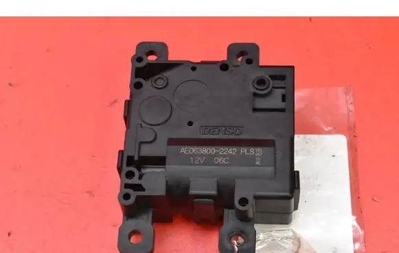 Toyota Corolla E10 Air flap motor/actuator AE0638002242