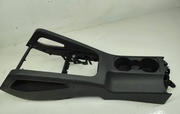 Volkswagen Golf V Center console 1K0863243A