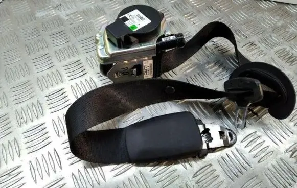 BMW X1 F48 F49 Front seatbelt 635267200A