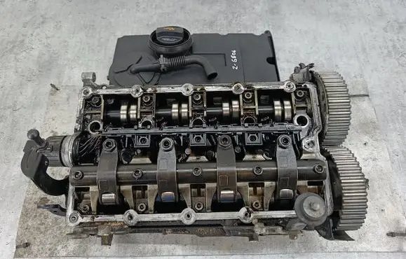 Skoda Octavia Mk2 (1Z) Engine head 03G103373A
