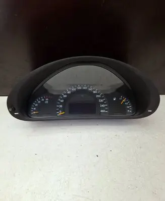 Speedometer (instrument cluster)