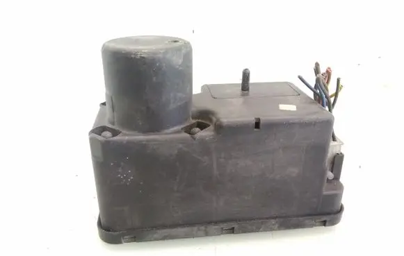 Volkswagen PASSAT B3 Central locking vacuum pump 357962257