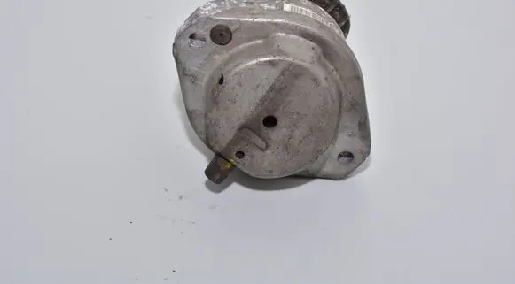 BMW 5 E60 E61 Engine mount bracket 6769874