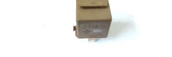 BMW 5 E34 Other relay 1388729