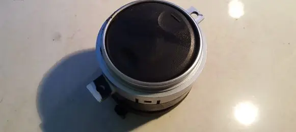 Mitsubishi Outlander Dash center air vent grill