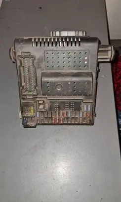 Volvo V70 Fuse module 30728542 12243779