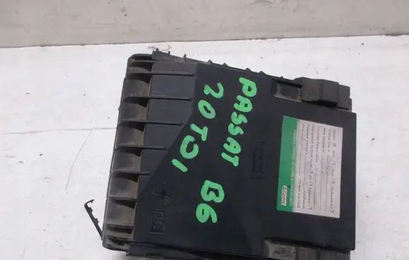 Volkswagen PASSAT B6 Fuse box set eabezpieczniki