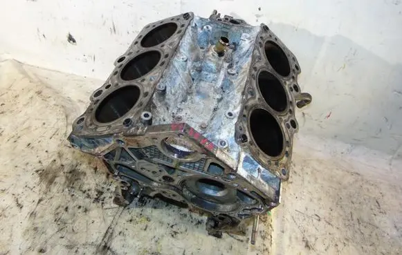 Renault Vel Satis Engine block 7701474298