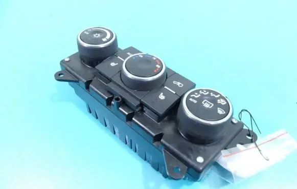 Suzuki XL7 II Climate control/heater control trim 072472802 IMPRK1355980