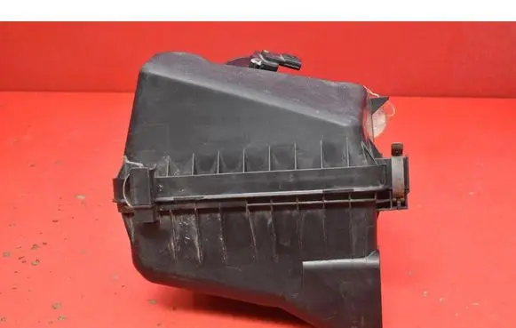 Toyota Auris 150 Air filter box 0R04
