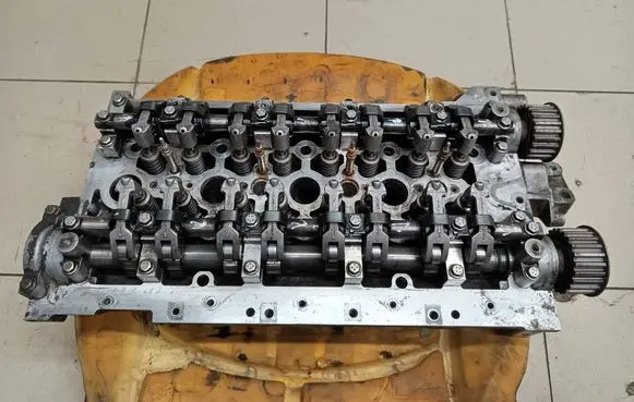 Renault Trafic II (X83) Engine head G9T01