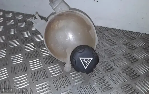 Opel Crossland X Coolant expansion tank/reservoir 9600777280