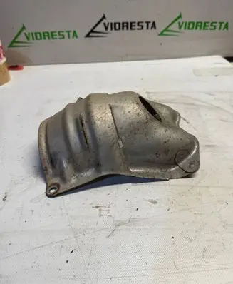 Honda HR-V Heat shield in engine bay 