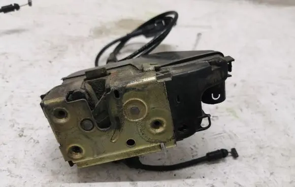 Renault Megane IV Front door lock