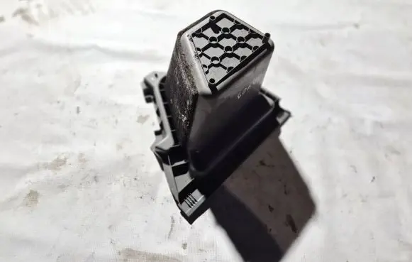 BMW X3 E83 Glove box 51473403537