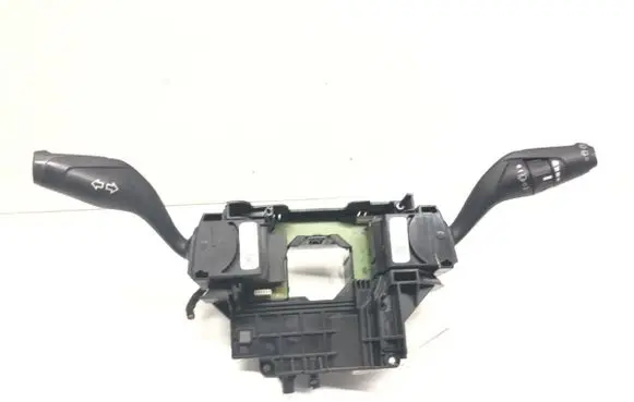 Wiper turn signal indicator stalk/switch