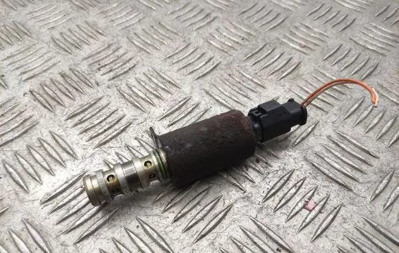 Peugeot 3008 I Camshaft vanos timing valve V760429280
