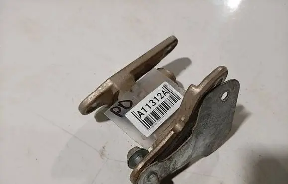 Mercedes-Benz A W169 Front door upper hinge 